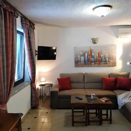 Ljubica Guest house *