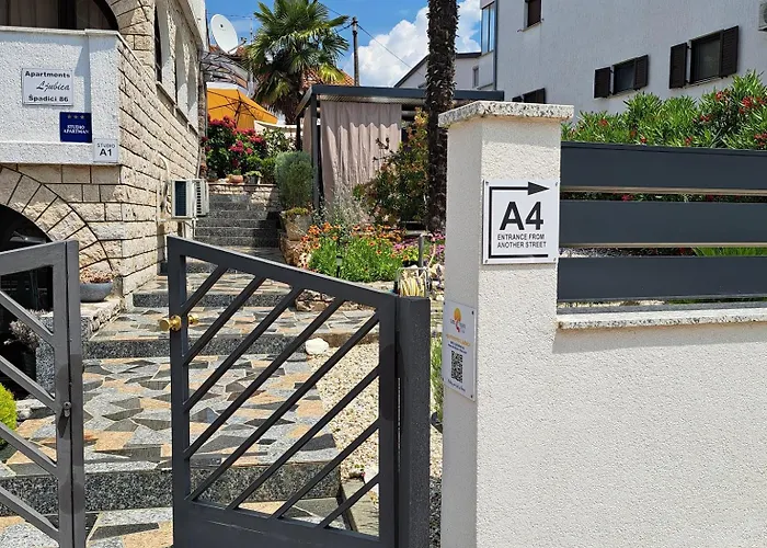 Ljubica Gostinjska kuća 3*