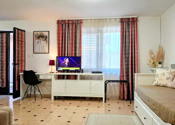 Ljubica Gostinjska kuća 3*